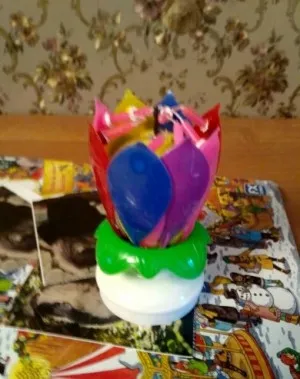 Bougie d'Anniversaire Musicale Lotus Rotative Multicolore