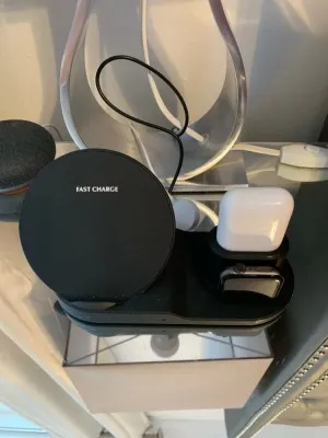 Chargeur sans fil 3 en 1 de Téléphones, Montres et Airpods