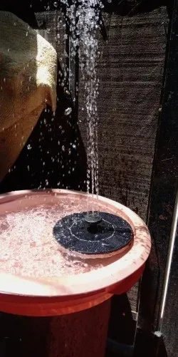 Fontaine à Énergie Solaire