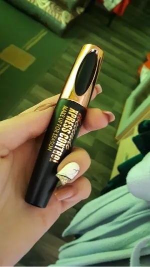 Mascara pour cils volume XXL en fibre de soie 3D