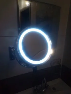 Miroir 10X LED sur Ventouse