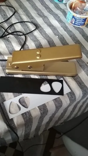 Perforatrice Médiator pour guitare