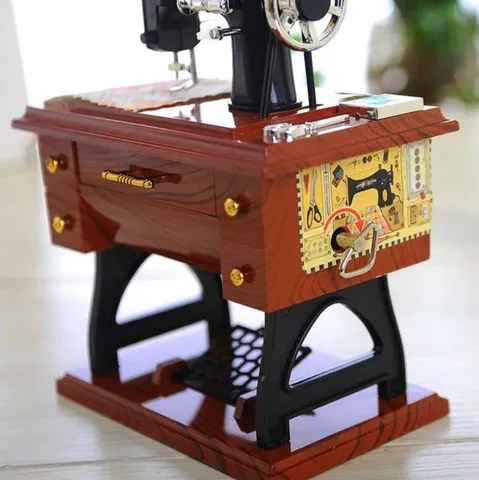 Boîte à Musique Machine à Coudre