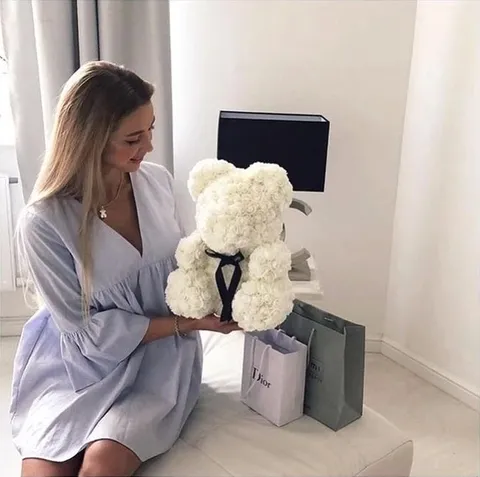 Ours en Peluche en Roses Ours en Peluche en Roses